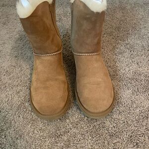 UGG Chestnut Bailey Button Boots